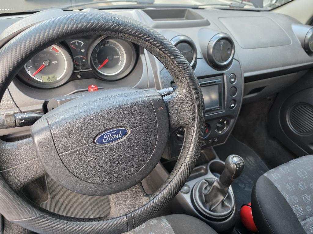 FORD Fiesta Hatch - Foto