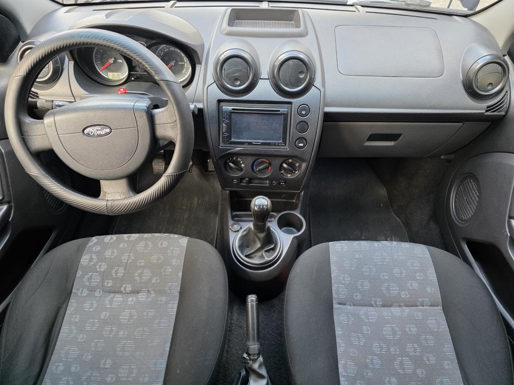 FORD Fiesta Hatch - Foto