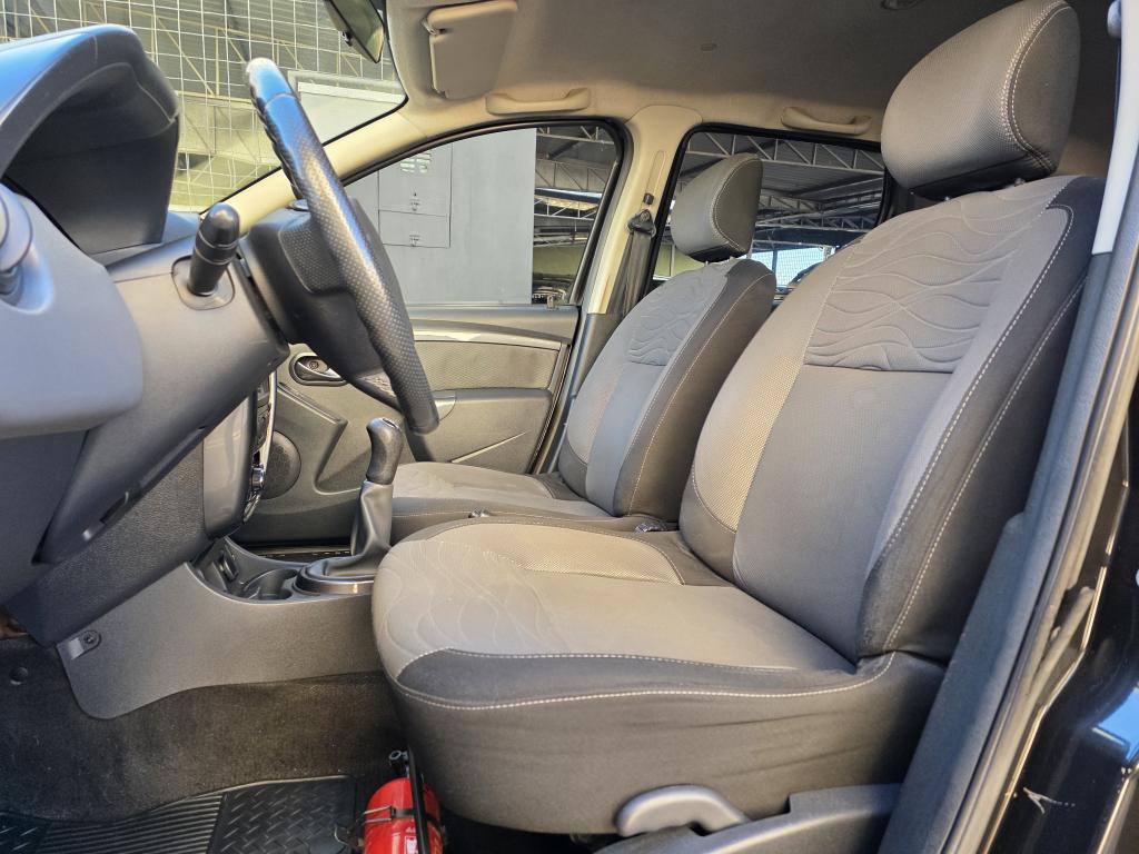 RENAULT Duster - Foto