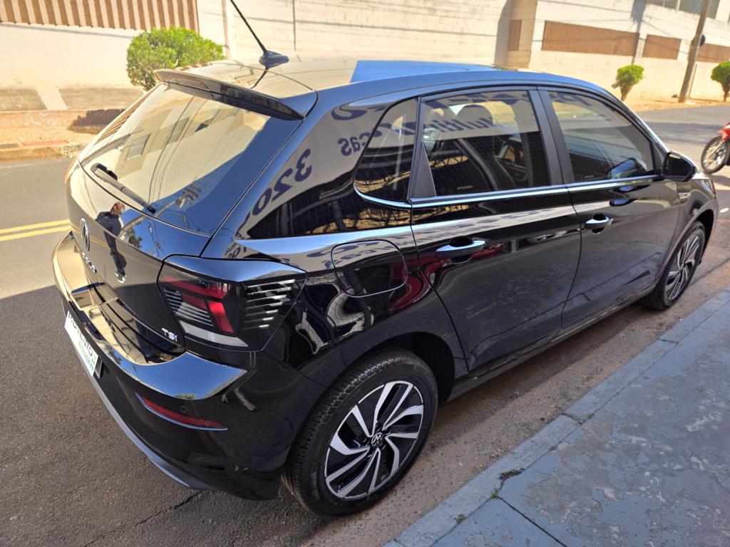 VOLKSWAGEN Polo Hatch - Foto