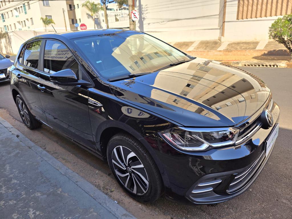 VOLKSWAGEN Polo Hatch - Foto