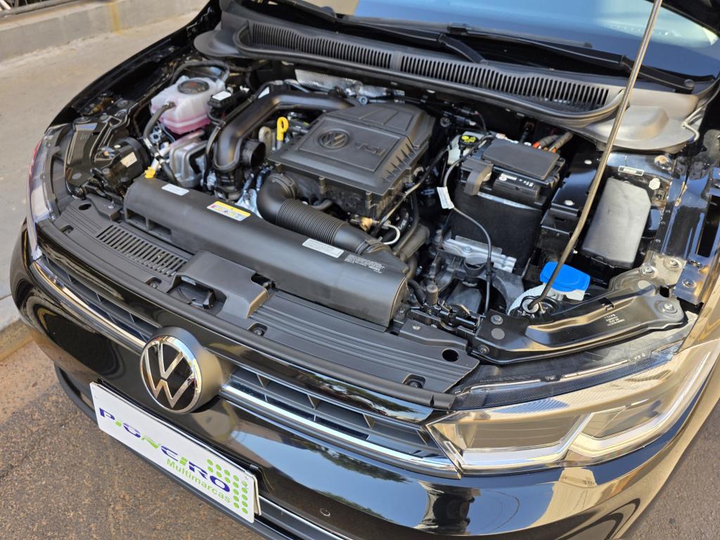 VOLKSWAGEN Polo Hatch - Foto