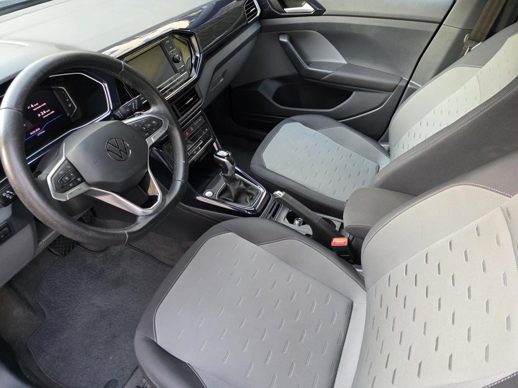 VOLKSWAGEN T-Cross - Foto