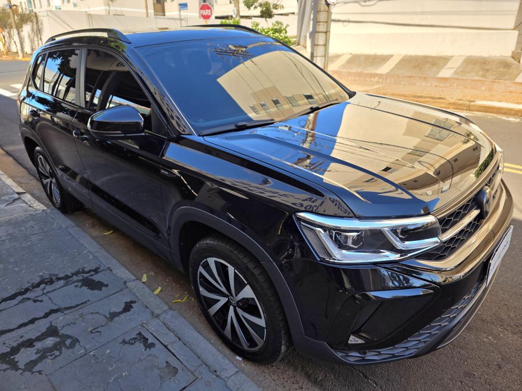 VOLKSWAGEN Taos - Foto
