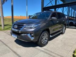 TOYOTA Hilux SW4 2.8 4P SRX 4X4 DIAMOND 7 LUGARES TURBO DIESEL AUTOMTICO