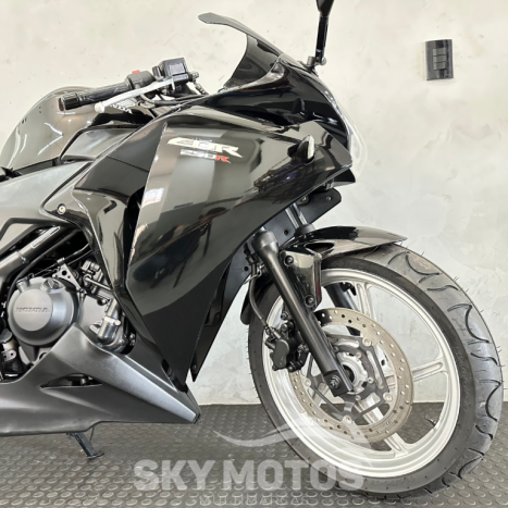 HONDA CBR 250 R, Foto 3