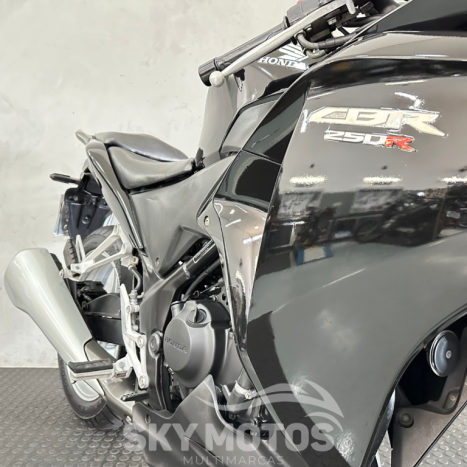 HONDA CBR 250 R, Foto 6