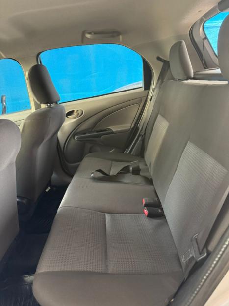 TOYOTA Etios Hatch 1.3 16V 4P FLEX XS, Foto 7