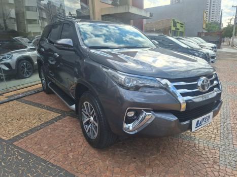 TOYOTA Hilux SW4 2.8 4P SRX 4X4 TURBO DIESEL AUTOMTICO, Foto 4