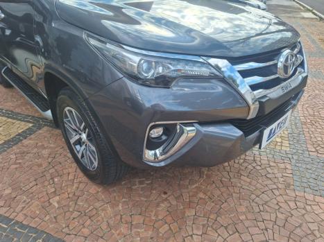 TOYOTA Hilux SW4 2.8 4P SRX 4X4 TURBO DIESEL AUTOMTICO, Foto 8