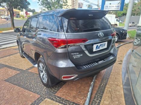 TOYOTA Hilux SW4 2.8 4P SRX 4X4 TURBO DIESEL AUTOMTICO, Foto 17