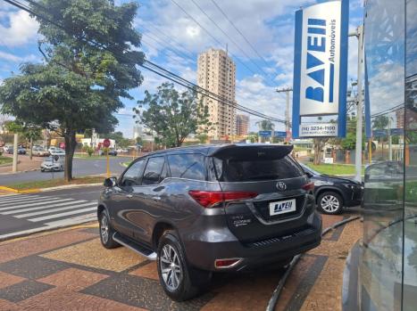 TOYOTA Hilux SW4 2.8 4P SRX 4X4 TURBO DIESEL AUTOMTICO, Foto 19