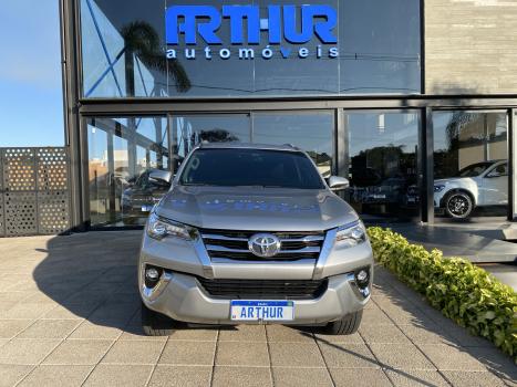 TOYOTA Hilux SW4 2.8 16V 4P SRX 4X4 7 LUGARES TURBO DIESEL AUTOMTICO, Foto 2