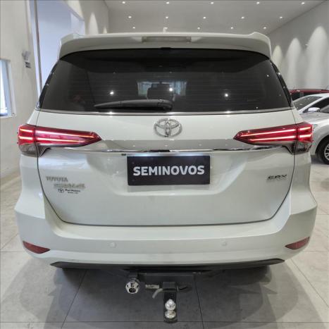 TOYOTA Hilux SW4 2.8 16V 4P SRX 4X4 7 LUGARES TURBO DIESEL AUTOMTICO, Foto 5