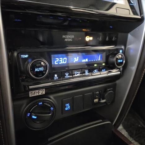 TOYOTA Hilux SW4 2.8 16V 4P SRX 4X4 7 LUGARES TURBO DIESEL AUTOMTICO, Foto 10