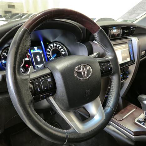 TOYOTA Hilux SW4 2.8 16V 4P SRX 4X4 7 LUGARES TURBO DIESEL AUTOMTICO, Foto 12