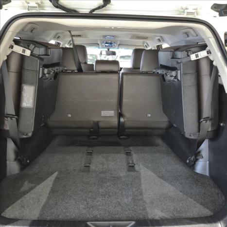 TOYOTA Hilux SW4 2.8 16V 4P SRX 4X4 7 LUGARES TURBO DIESEL AUTOMTICO, Foto 19