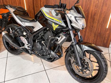 YAMAHA MT-03 300 ABS, Foto 3