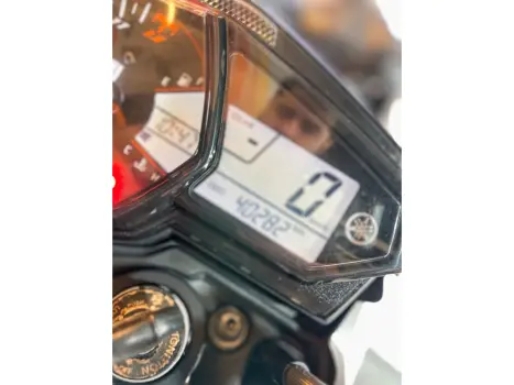 YAMAHA MT-03 300 ABS, Foto 10