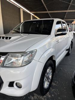 TOYOTA Hilux Caminhonete 3.0 4P 4X4 SRV TURBO DIESEL TOP CABINE DUPLA AUTOMTICO