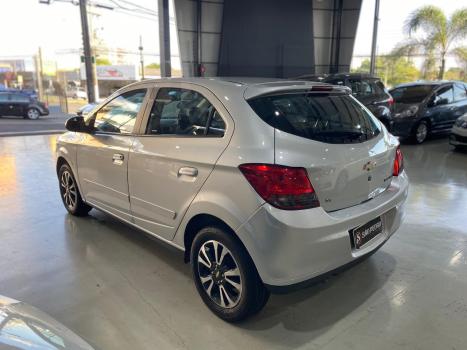 CHEVROLET Onix Hatch 1.4 4P FLEX LTZ, Foto 6