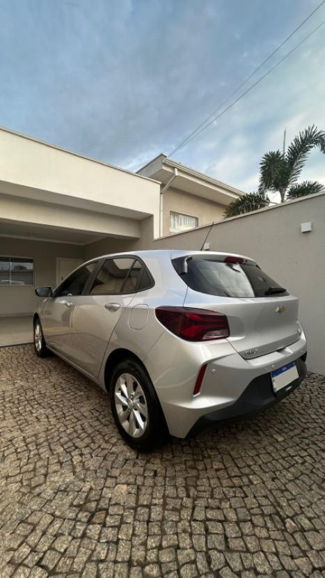 CHEVROLET Onix Hatch 1.0 4P FLEX LT2, Foto 2