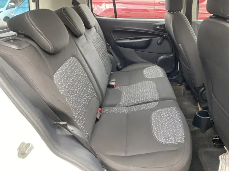 FIAT Uno 1.0 4P FLEX ATTRACTIVE, Foto 7