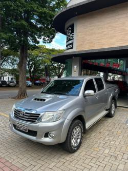 TOYOTA Hilux Caminhonete 3.0 4P 4X4 SRV TURBO DIESEL CABINE DUPLA LIMITED EDITION AUTOMTICO