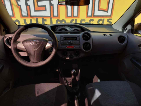 TOYOTA Etios Hatch 1.3 16V 4P FLEX, Foto 7