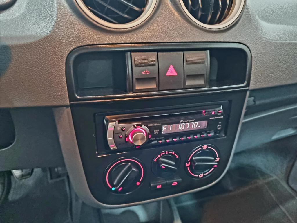 VOLKSWAGEN Saveiro - Foto