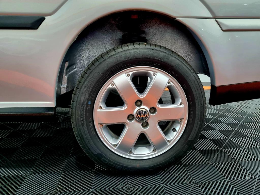 VOLKSWAGEN Saveiro - Foto