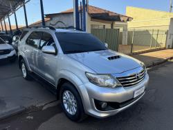 TOYOTA Hilux SW4 3.0 16V 4P SRV 4X4 7 LUGARES TURBO DIESEL AUTOMTICO