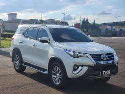 TOYOTA Hilux SW4 2.8 16V 4P SRX 4X4 7 LUGARES TURBO DIESEL AUTOMTICO