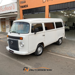 VOLKSWAGEN Kombi 1.4 FLEX STD 9 LUGARES