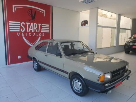 VOLKSWAGEN Passat 1.6 LS, Foto 4