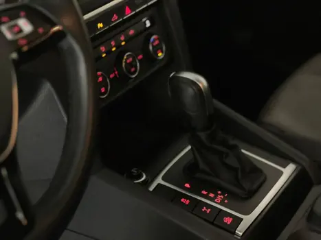 VOLKSWAGEN Amarok 3.0 V6 CABINE DUPLA HIGHLINE 4X4 TURBO INTERCOOLER AUTOMTICO, Foto 10