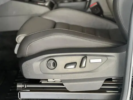 VOLKSWAGEN Amarok 3.0 V6 CABINE DUPLA HIGHLINE 4X4 TURBO INTERCOOLER AUTOMTICO, Foto 12