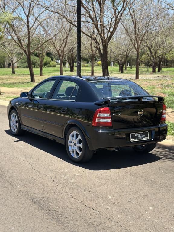 CHEVROLET Astra Hatch - Foto