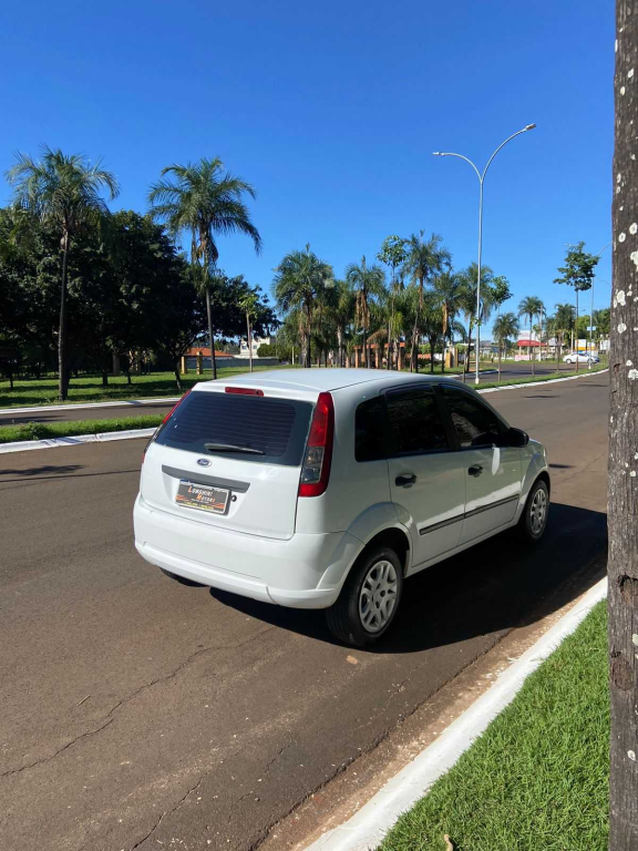 FORD Fiesta Hatch - Foto