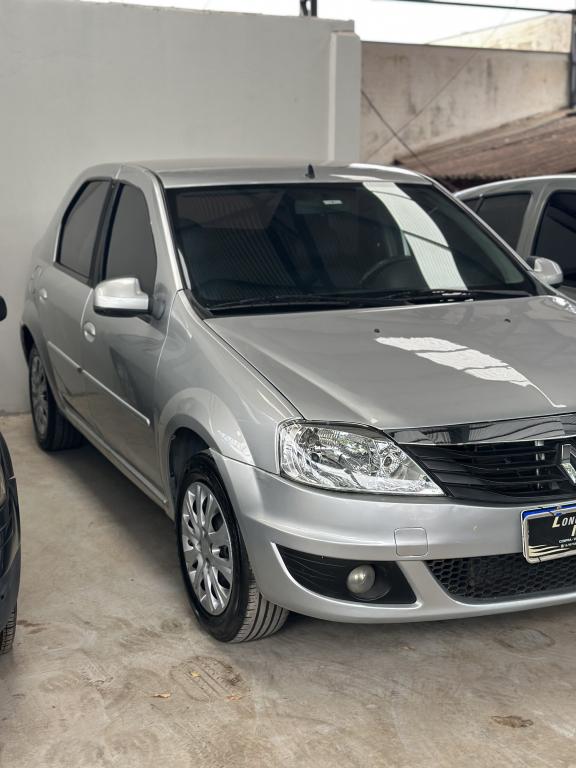 RENAULT Logan - Foto