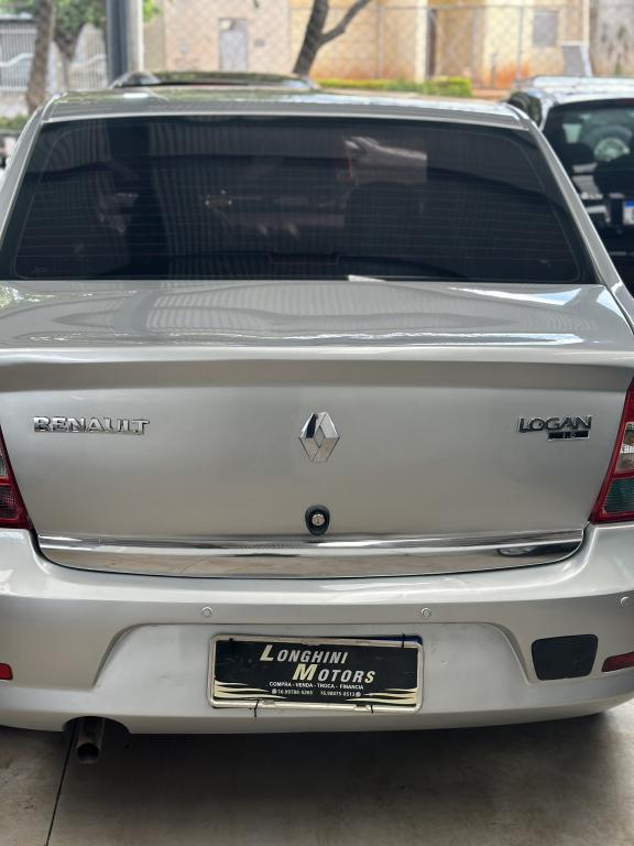 RENAULT Logan - Foto