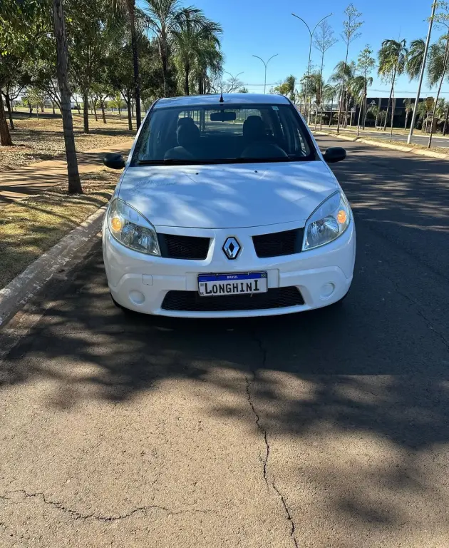 RENAULT Sandero - Foto