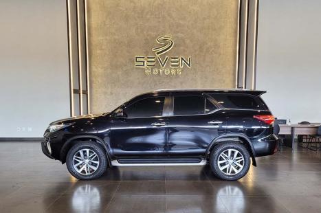 TOYOTA Hilux SW4 2.8 16V 4P SRX 4X4 7 LUGARES TURBO DIESEL AUTOMTICO, Foto 5