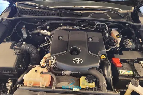 TOYOTA Hilux SW4 2.8 16V 4P SRX 4X4 7 LUGARES TURBO DIESEL AUTOMTICO, Foto 18