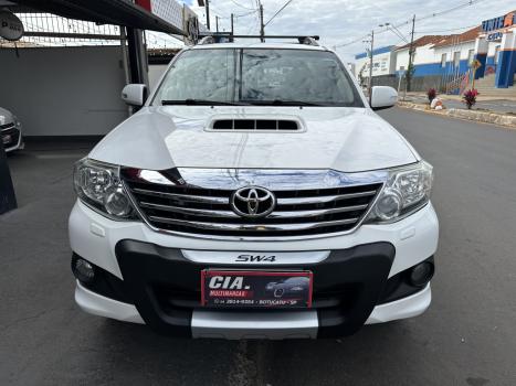 TOYOTA Hilux SW4 3.0 16V 4P SRV 4X4 7 LUGARES TURBO DIESEL AUTOMTICO, Foto 3