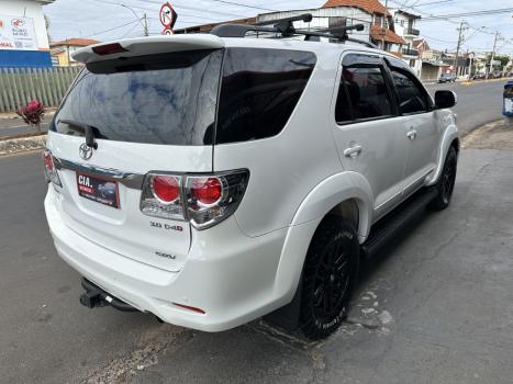 TOYOTA Hilux SW4 3.0 16V 4P SRV 4X4 7 LUGARES TURBO DIESEL AUTOMTICO, Foto 7