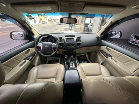 TOYOTA Hilux SW4 3.0 16V 4P SRV 4X4 7 LUGARES TURBO DIESEL AUTOMTICO, Foto 12