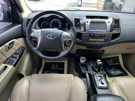 TOYOTA Hilux SW4 3.0 16V 4P SRV 4X4 7 LUGARES TURBO DIESEL AUTOMTICO, Foto 13