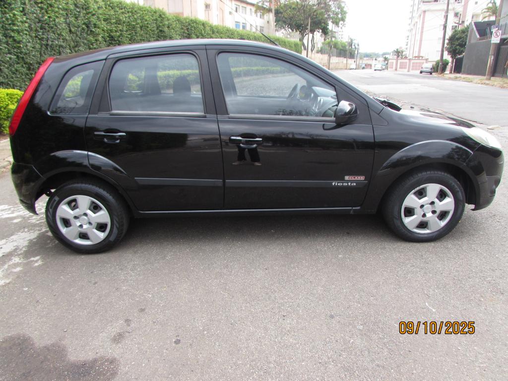 FORD Fiesta Hatch - Foto