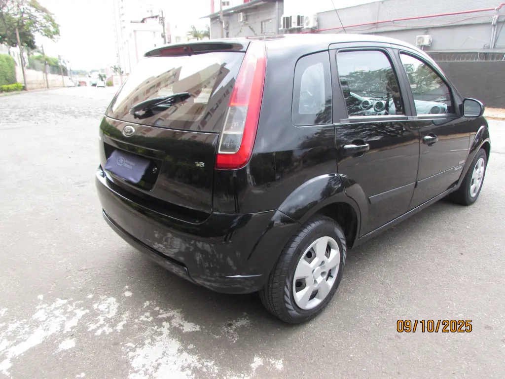 FORD Fiesta Hatch - Foto